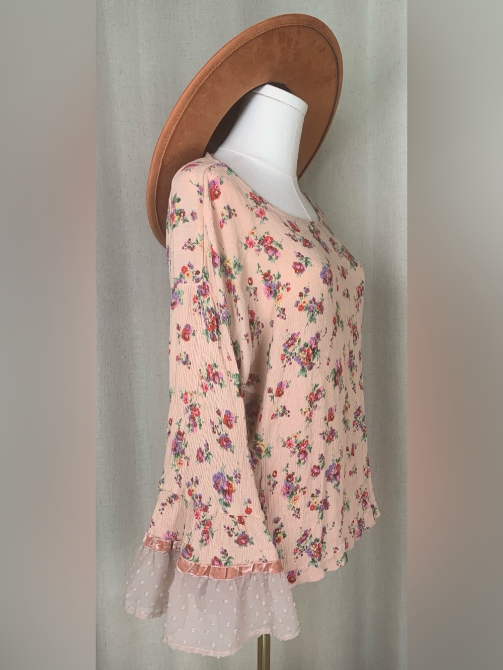 Ivy Jane Floral Bell Sleeve Blouse Size Large Boho Romantic Swiss Dot Trim